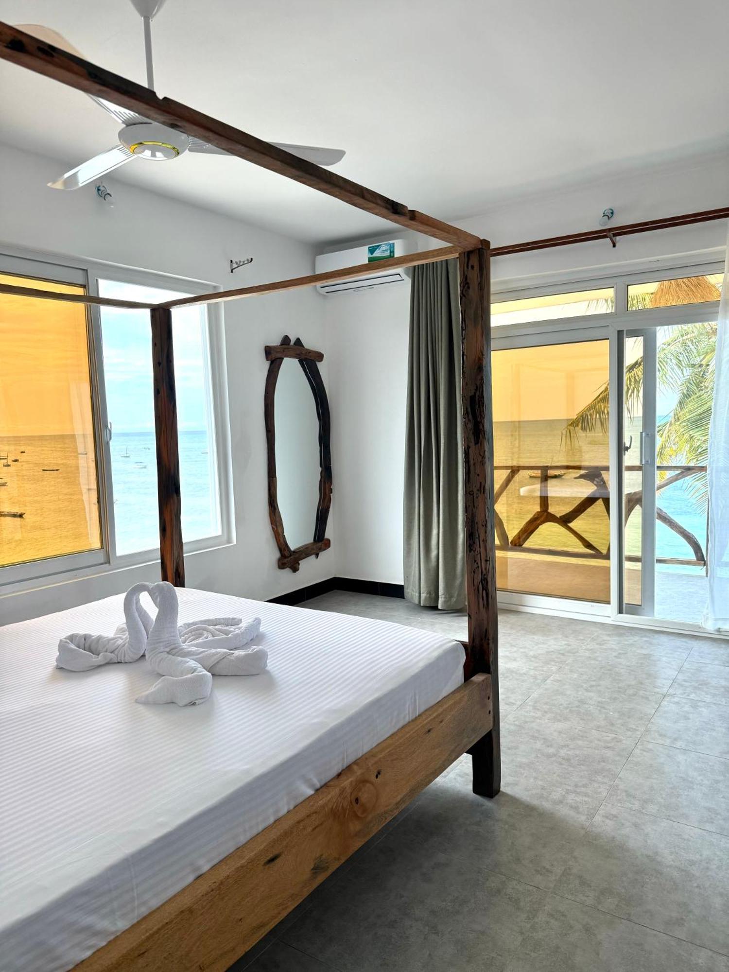 Dhow Beach Boutique Hotel Nungwi Exterior photo