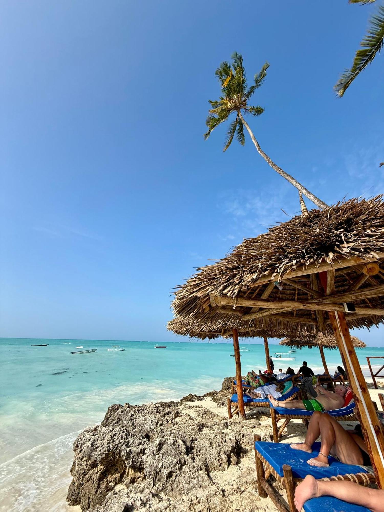 Dhow Beach Boutique Hotel Nungwi Exterior photo
