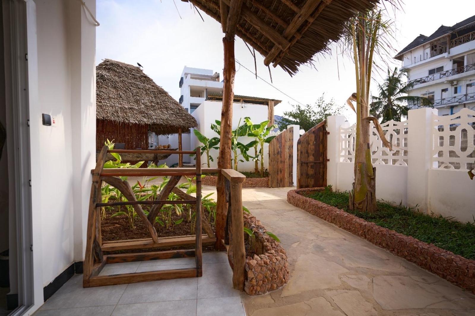 Dhow Beach Boutique Hotel Nungwi Exterior photo