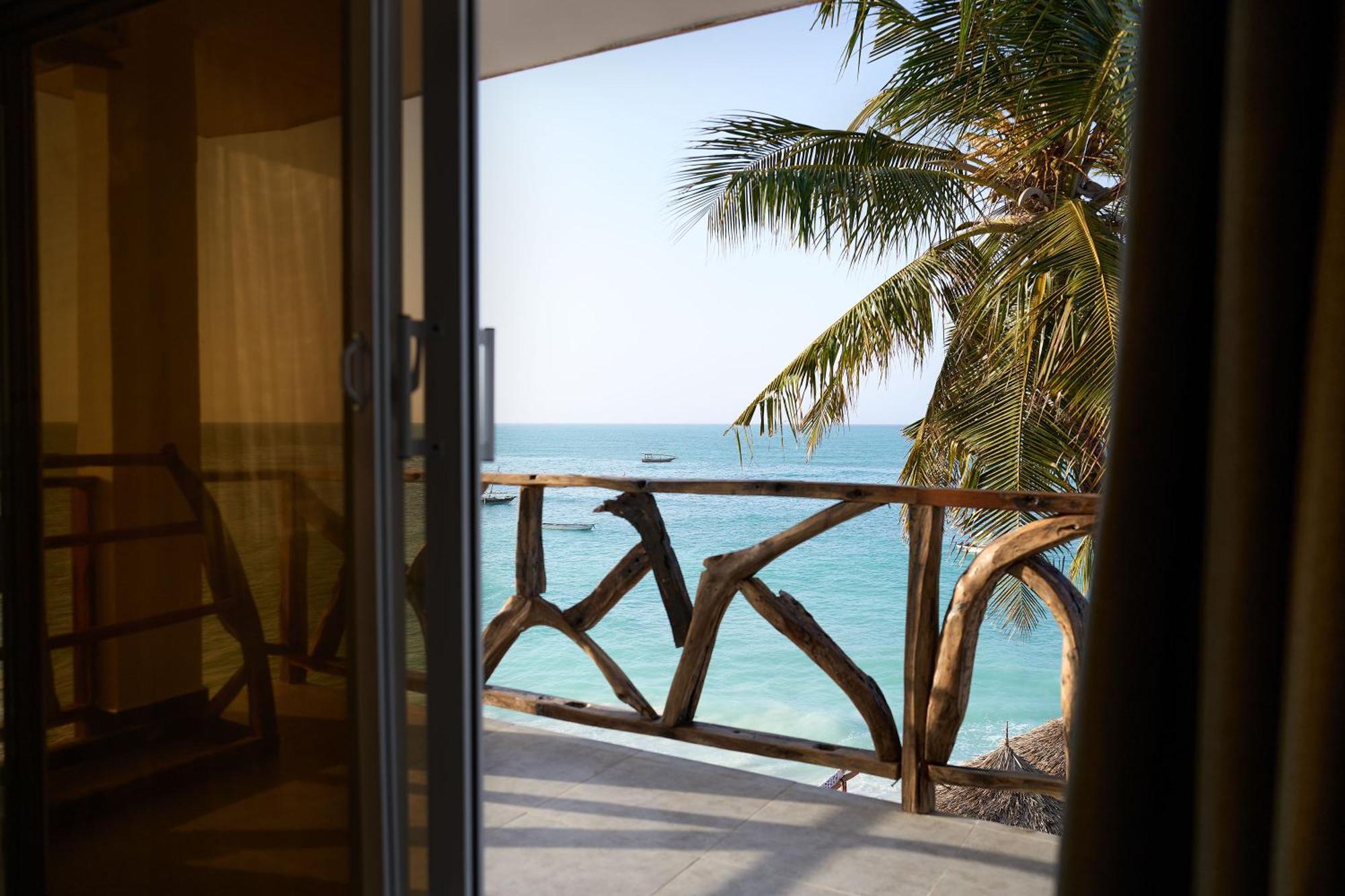 Dhow Beach Boutique Hotel Nungwi Exterior photo